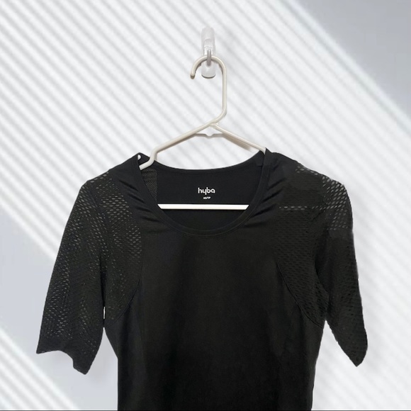 HYBA | MESH SLEEVE WORKOUT T-SHIRT - Picture 2 of 3